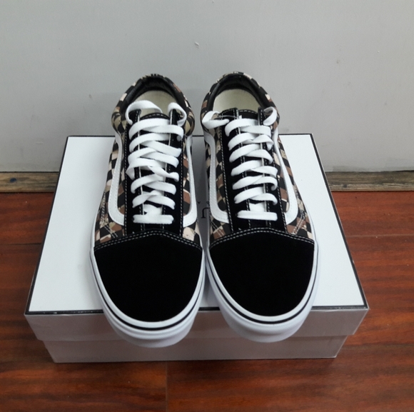 Vans - Picture 3 of 3